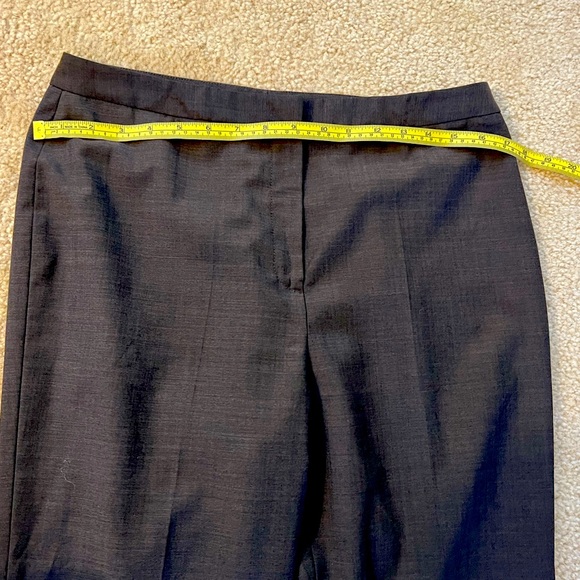 Tahari Arthur s . Levine  in women’s suits - Picture 3 of 4